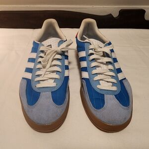 Adidas Men's Blue and White Retro Sneakers